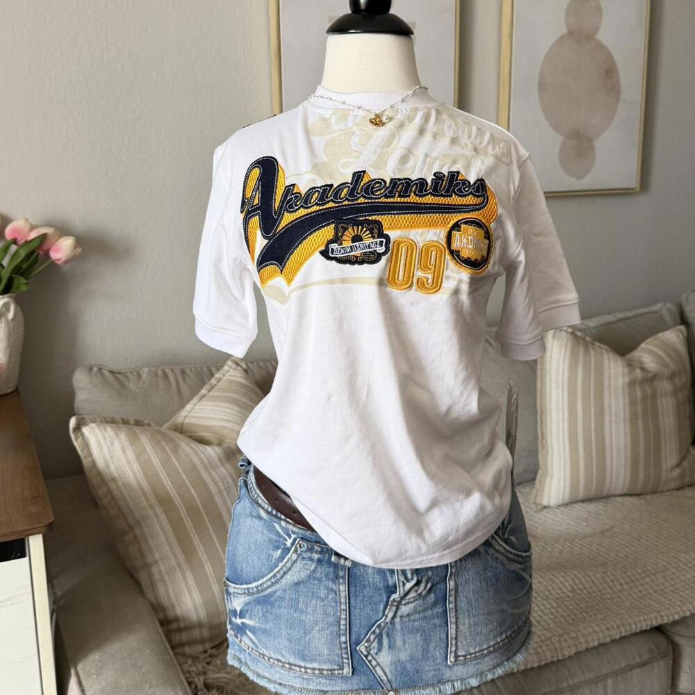 Akademiks Varsity Graphic Tee (Deadstock)